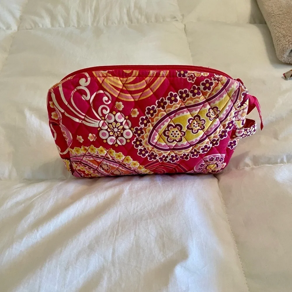 Vera Bradley Makeup Case, Red & Yellow Retired Paisley Print, Vinyl Line…